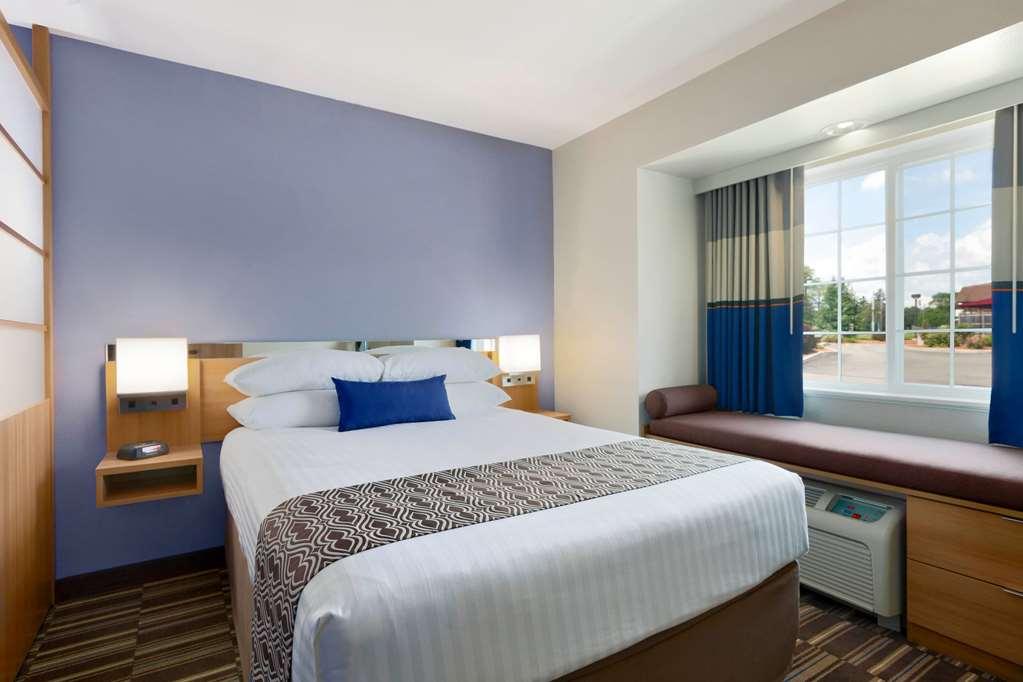 Microtel Inn Suites By Wyndham South Hill Habitación foto